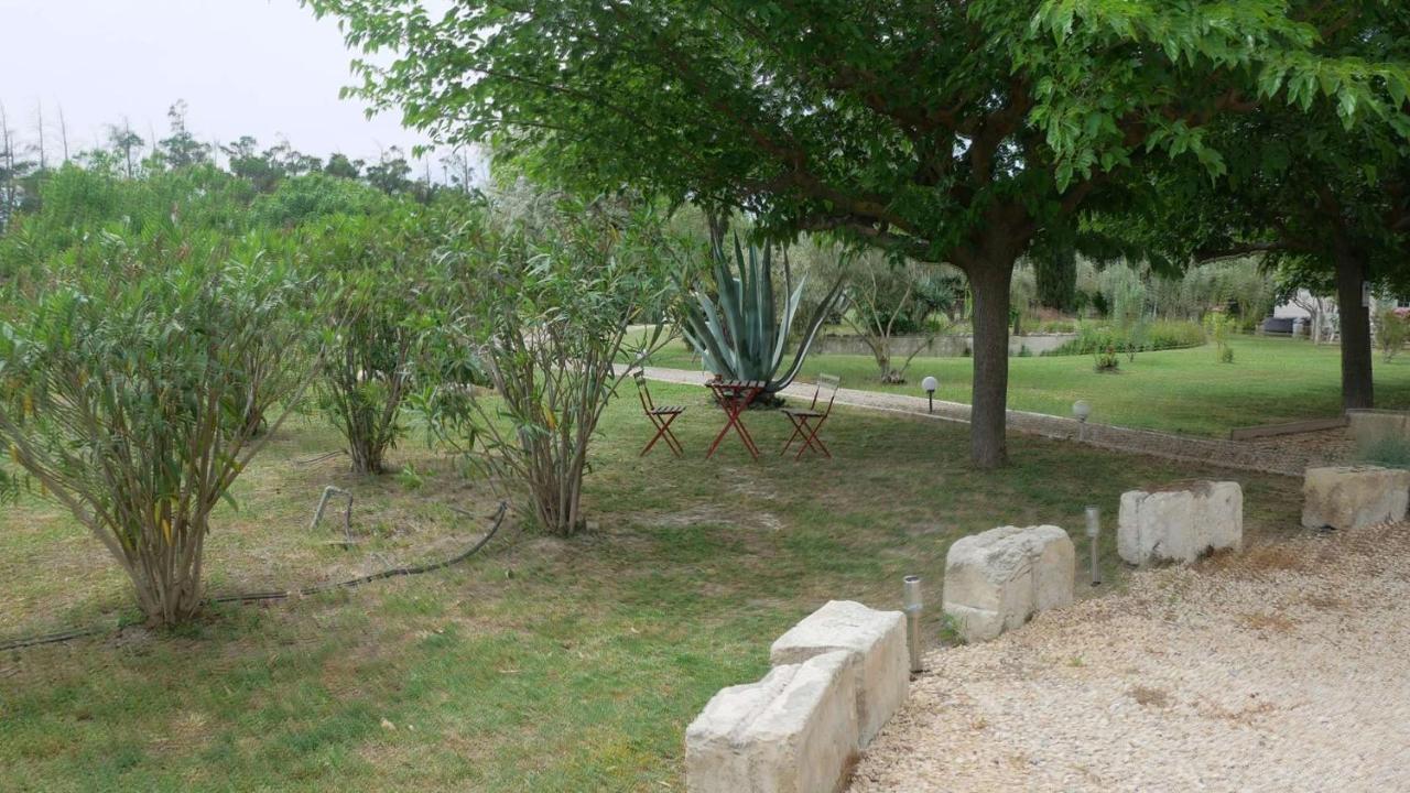 Mas Maurane - Le Bougainvillier Aux Portes D'Arles Apartment Tarascon Exterior photo